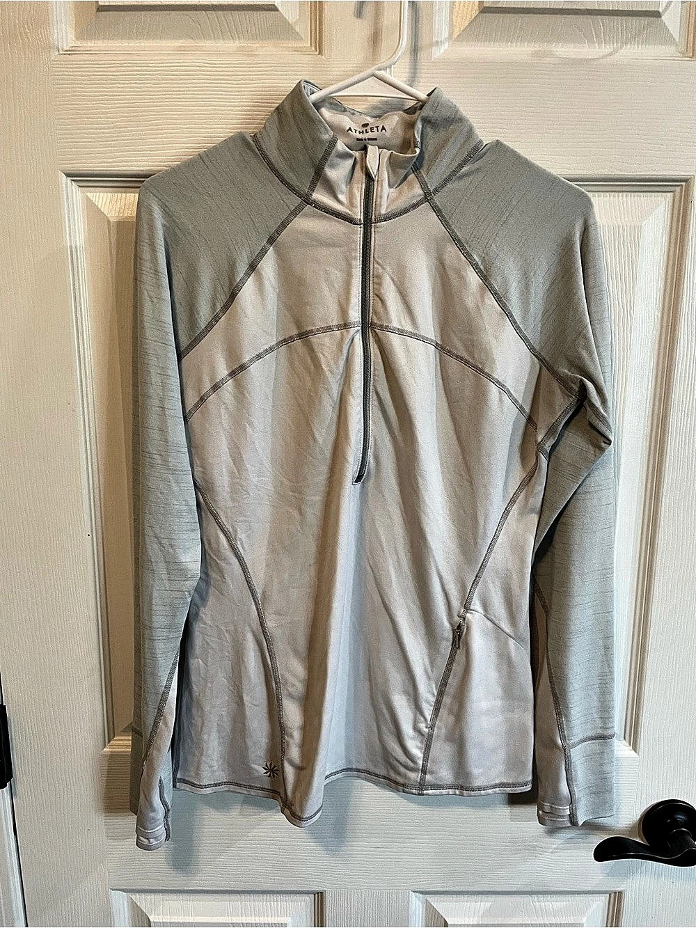 Athleta Half Zip Pullover Medium Blue Gray White Thumbholes